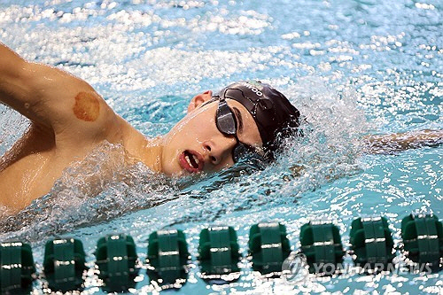 지난 8월 24일 진천국가대표선수촌에서 열린 항저우 아시안게임 D-30 미디어데이. 수영 국가대표 황선우가 훈련하고 있다. [진천=연합뉴스]